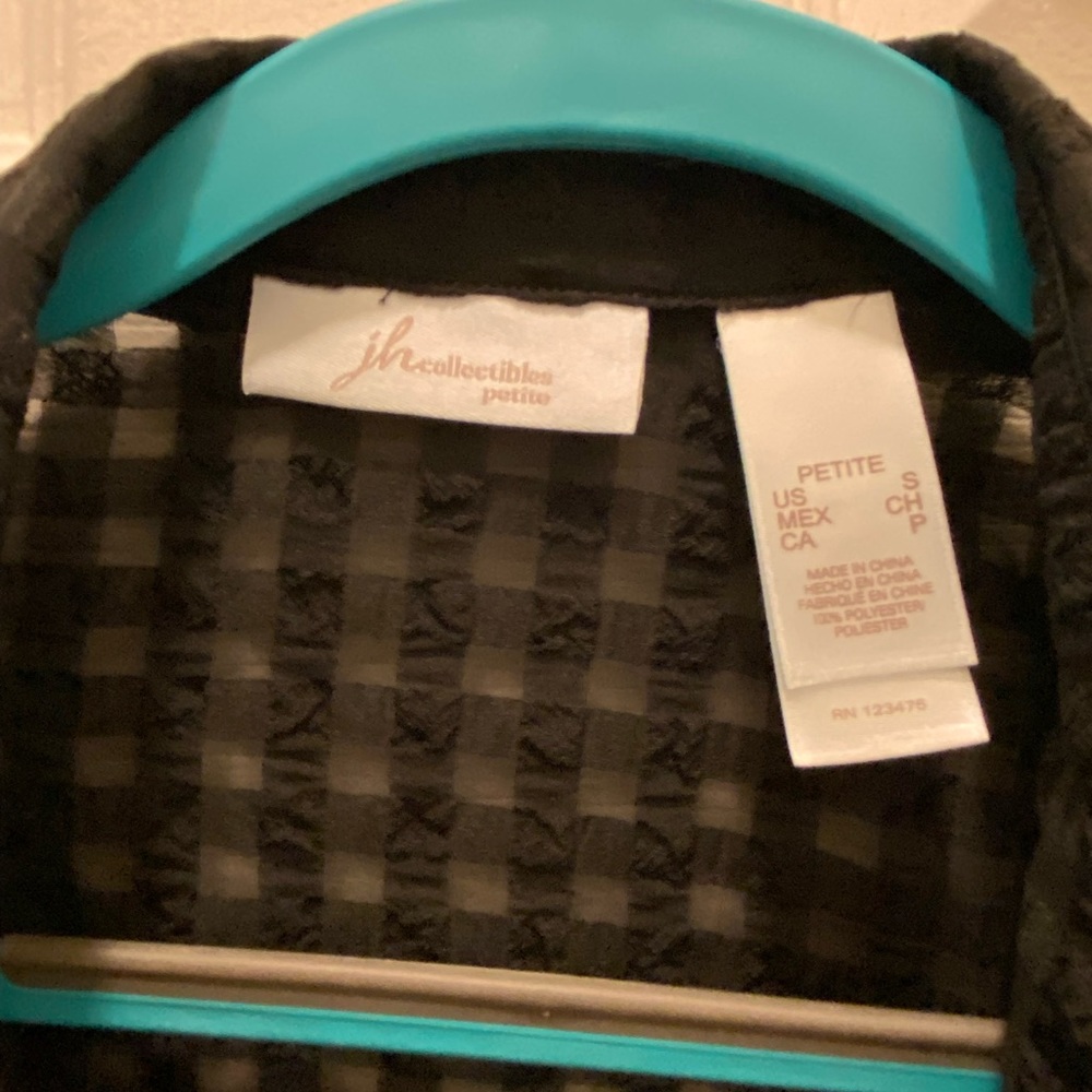 Lightweight button down - Picture 3 of 4